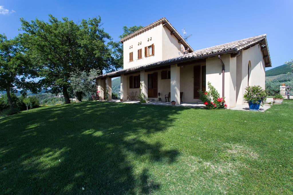 Agriturismo Le Vigne Foligno Zimmer foto